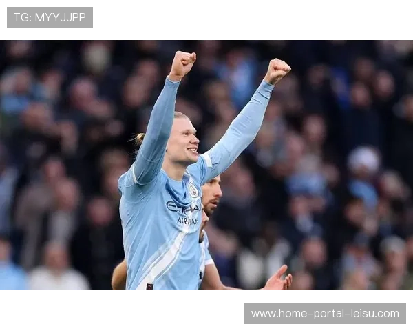 特写：安联球场瞬间沉寂，哈兰德长途奔袭后低射为曼城取得客场进球