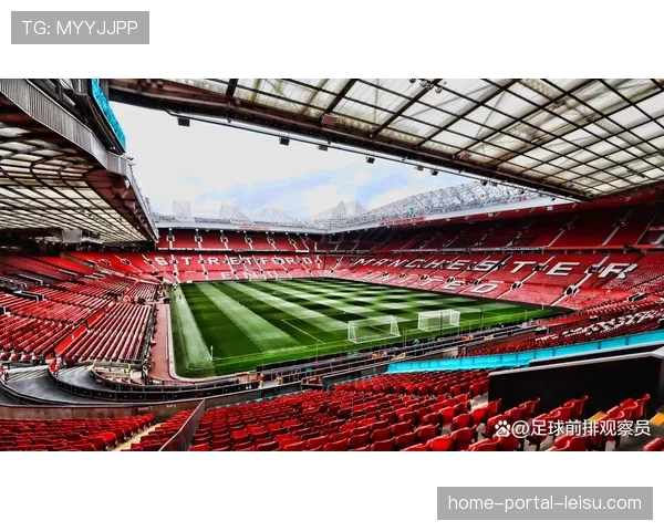 雨战进行中，老特拉福德场地出现局部积水